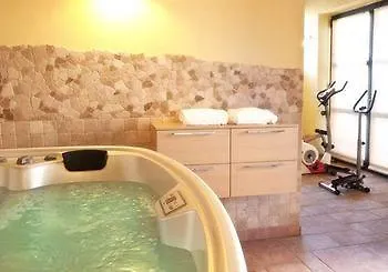 Oda ve Kahvaltı Aia Mattonata Relais 3*