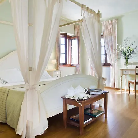 Oda ve Kahvaltı Aia Mattonata Relais 3*